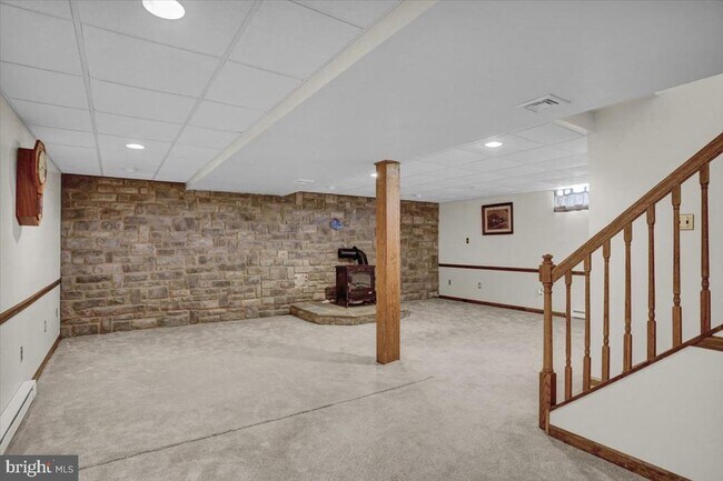Building Photo - 2209 Shartlesville Rd