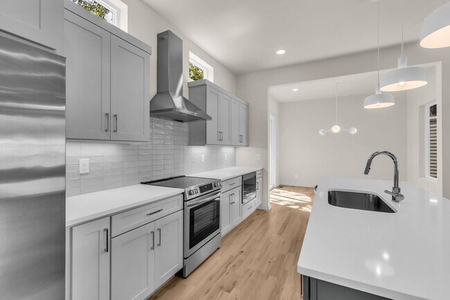 Building Photo - Amazing New Construction in North Nashville!