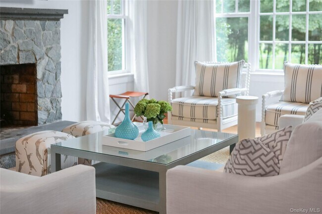 Building Photo - 5 Anthony Ln