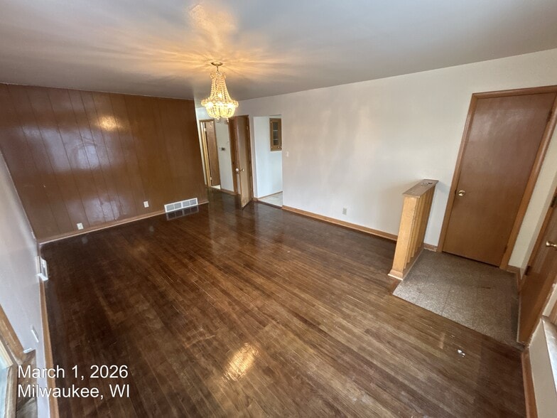 Building Photo - 7335 W Hampton Ave