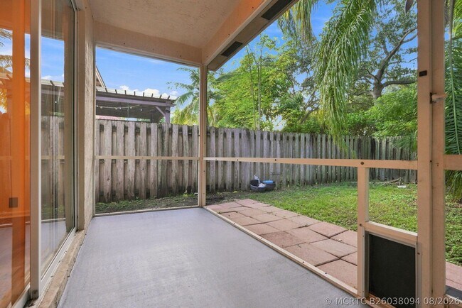 Building Photo - 3717 Pebblebrook Manor