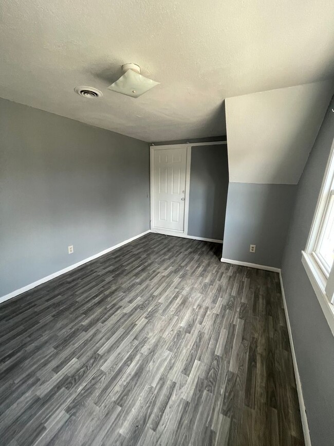 Building Photo - 2567 S 9th Pl