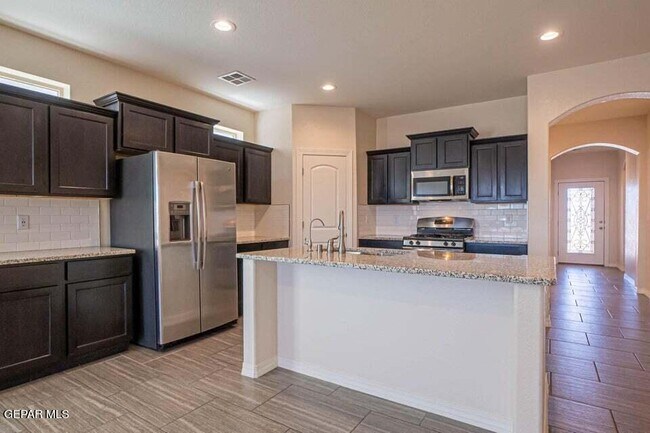 Building Photo - 4828 Ruben Soto