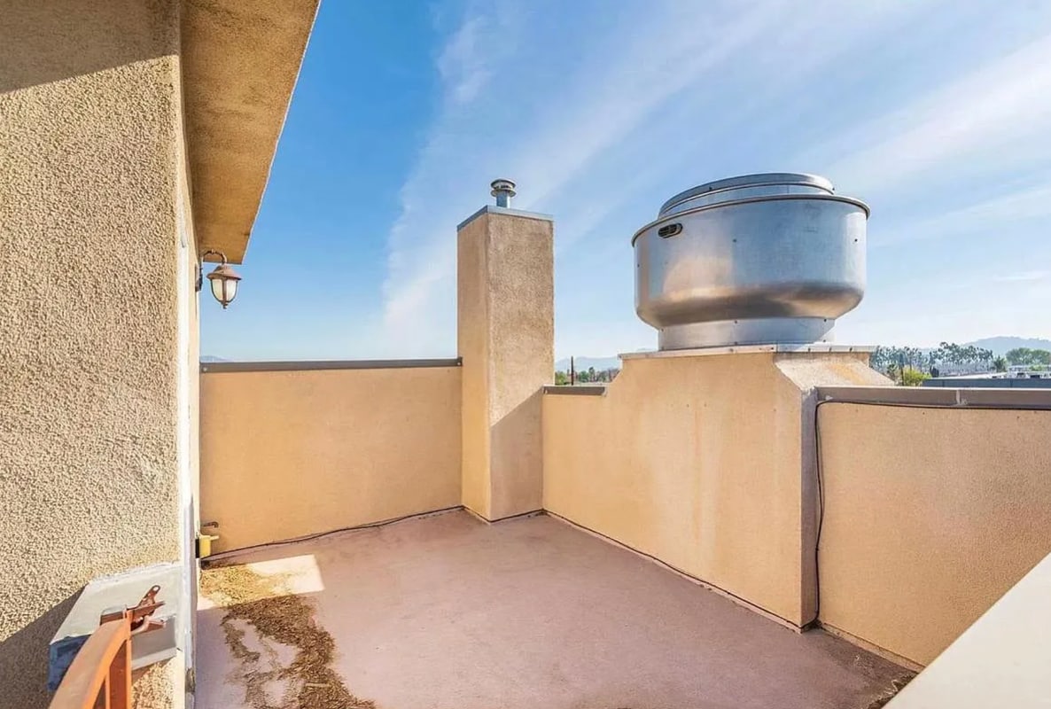 Building Photo - 11630 Hamlin St