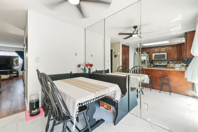 Building Photo - Charming 3-Bedroom Home in Gated South Par...