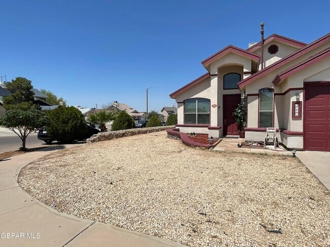 Building Photo - 3701 Trina Pl