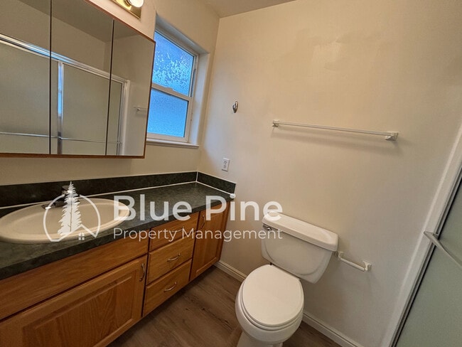 Building Photo - 1228 Oakmeadow Cir