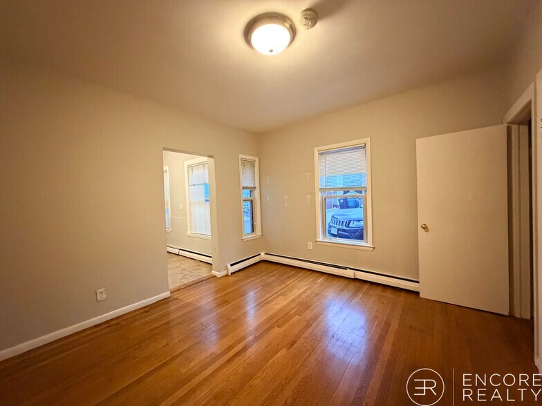 Building Photo - 9 Elmer St