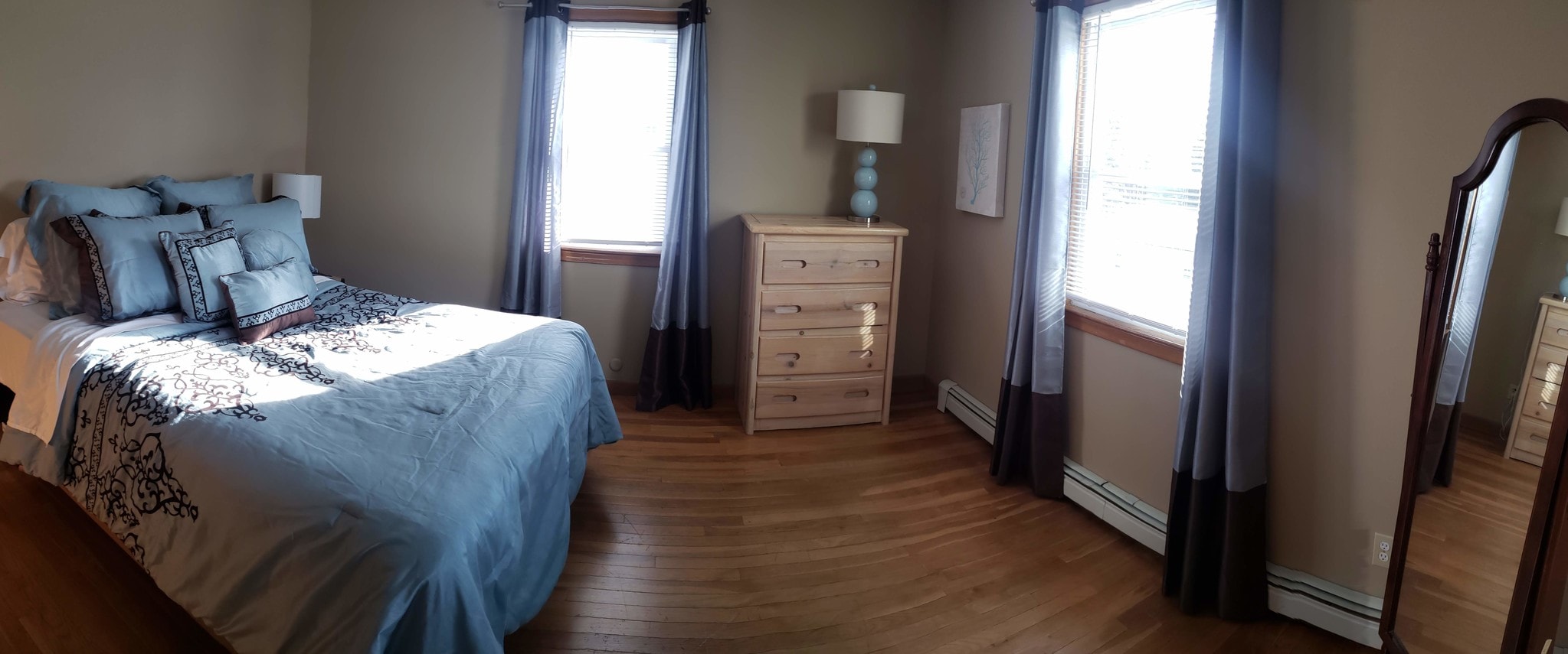Main bedroom - 91 S Hall St