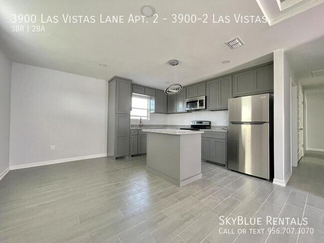 Building Photo - 3900 Las Vistas Ln