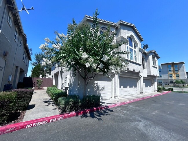 Building Photo - 201 Ferry Cir