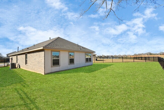 Building Photo - 32511 Orchard Haze Dr