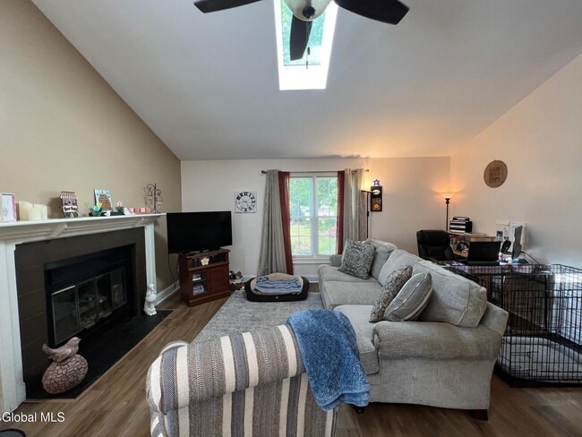 Building Photo - 111 Stone Ridge Ct