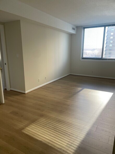 master bedroom - 5501 Seminary Rd