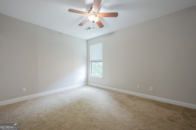 Building Photo - 1675 Great Heron Cove