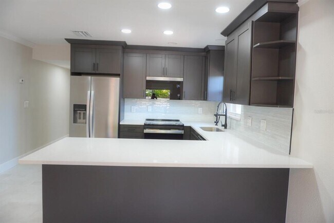 Building Photo - 8535 Blind Pass Dr