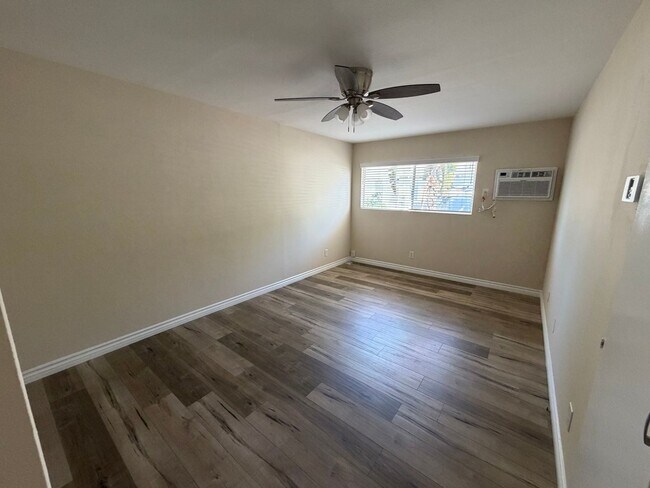 Building Photo - c6048