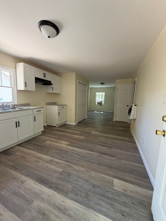Building Photo - Single Family Home - Now available!