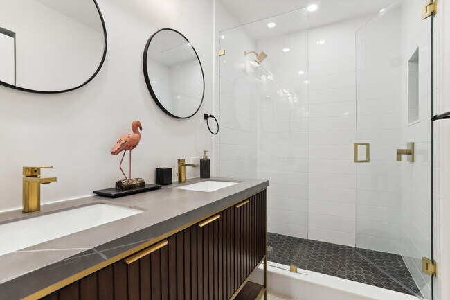 Building Photo - 1004 Langer Way