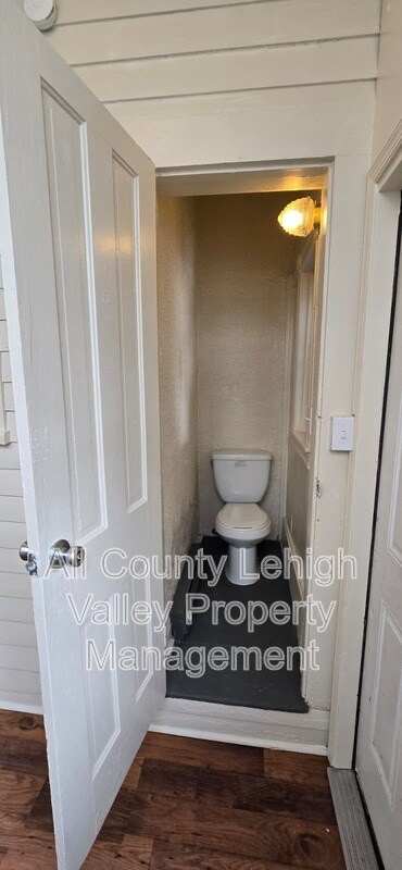 Building Photo - 818 N 4th St