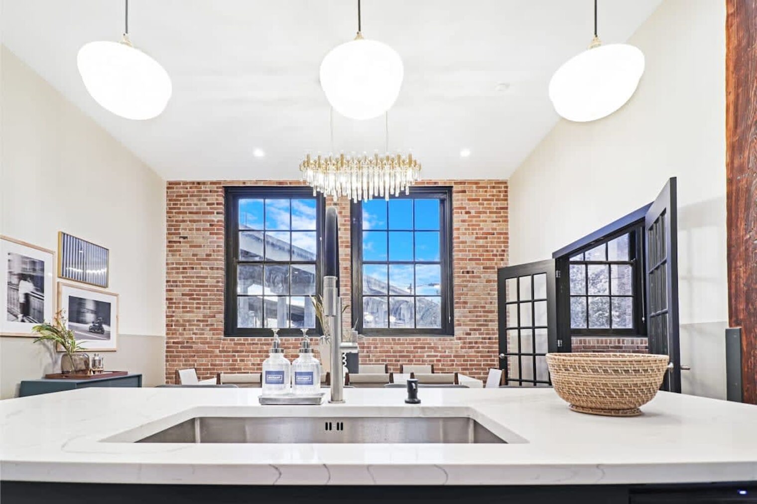 Building Photo - 1148 S Peters St