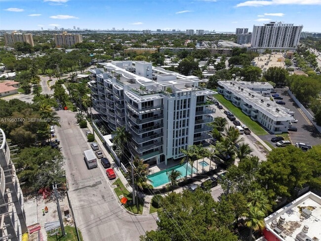 Building Photo - 13800 Highland Dr