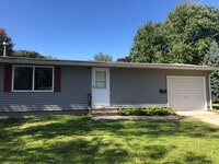 Building Photo - 2202 Fargo Ave