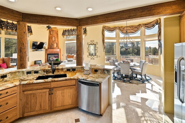 Building Photo - 2450 Mule Deer Rd