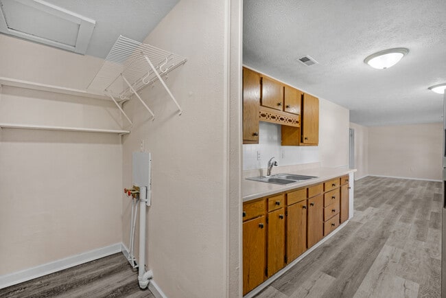 Building Photo - 5602 Arrowhead Blvd