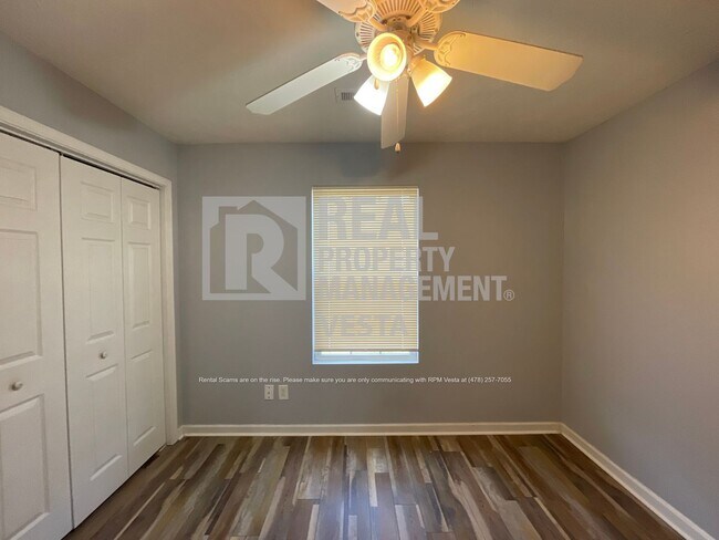 Building Photo - 222 Cody Dr