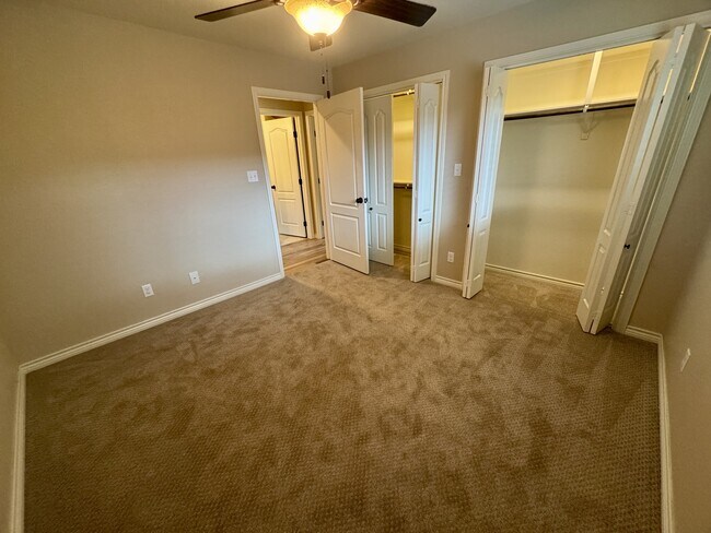 Building Photo - 34 Ridge Dr