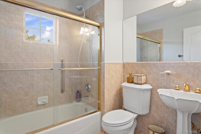 Building Photo - 2995 Laurel Trail