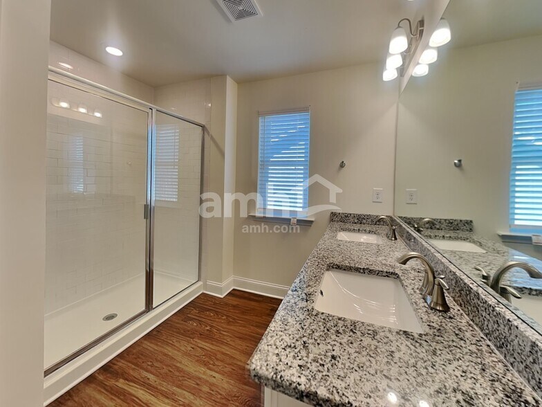 Building Photo - 1370 Ashlyn Ct