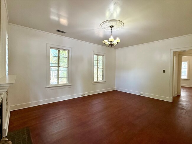 Building Photo - 101 S Brewer St