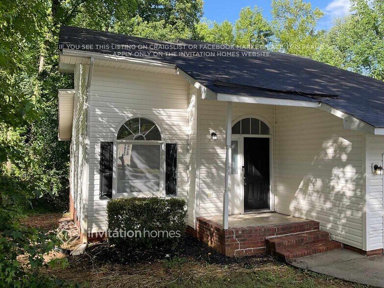 Building Photo - 3725 Oakwood Rd
