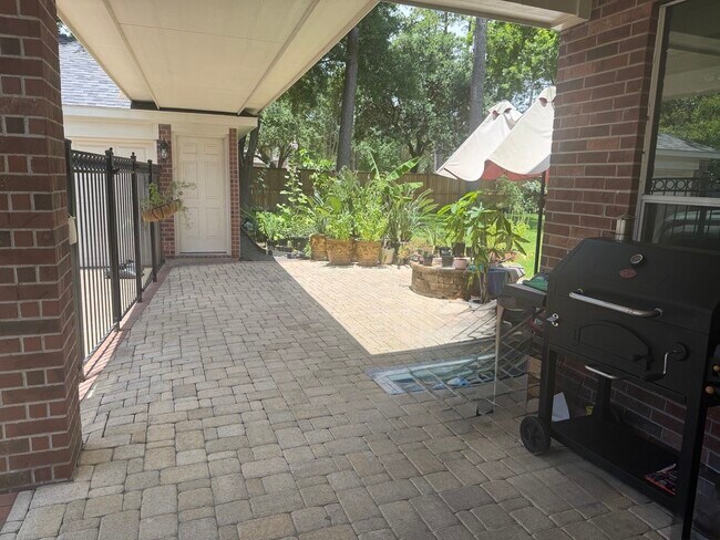 Building Photo - 16022 Diamond Rock Dr