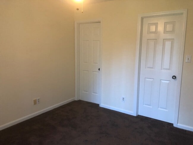 Building Photo - 4101-9 Five Oaks Drive, Durham, NC 27707