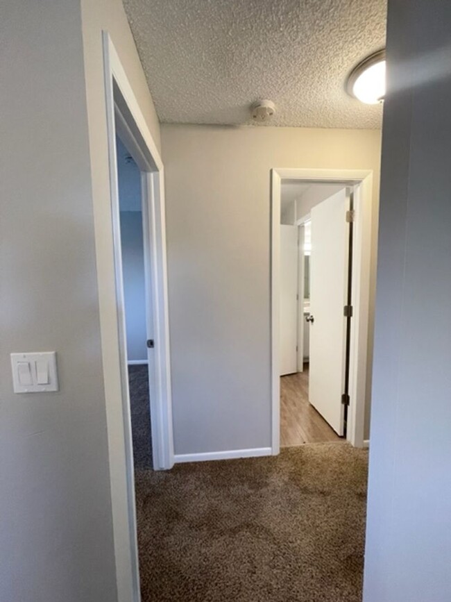 Building Photo - Spacious two bedroom, one and half bathroo...