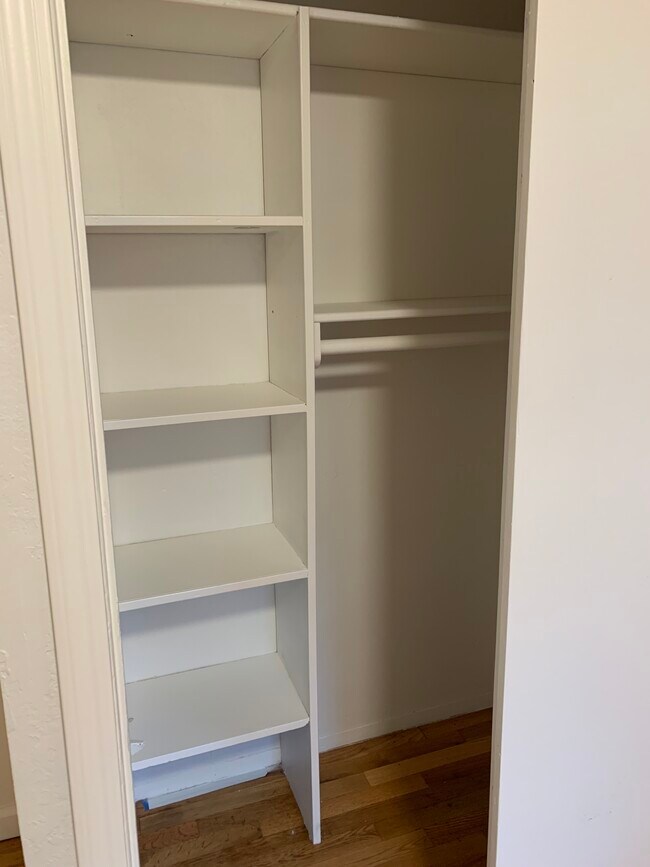 Building Photo - 910 N 149th St