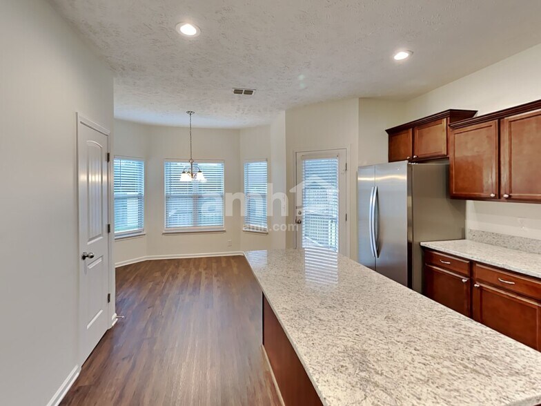 Building Photo - 3331 Foxside Ln