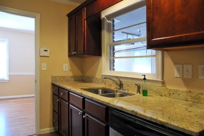 Building Photo - 1278 Fairhill Ln NE