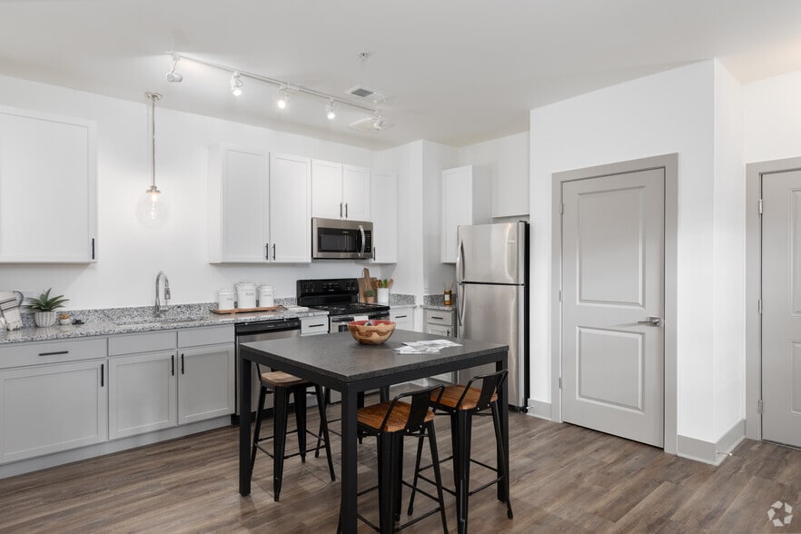 Primary Photo - Parkview Apartments