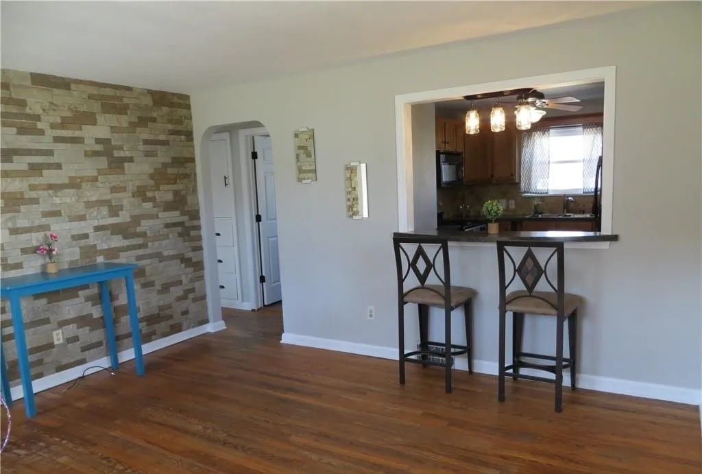 living room - 35 Grimm Heights Ave