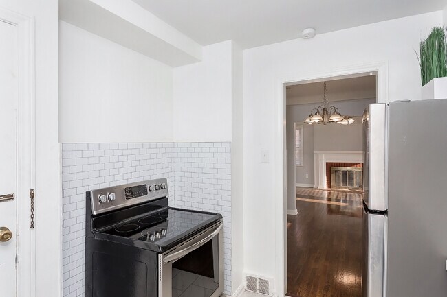 Building Photo - 9238 Artesian St
