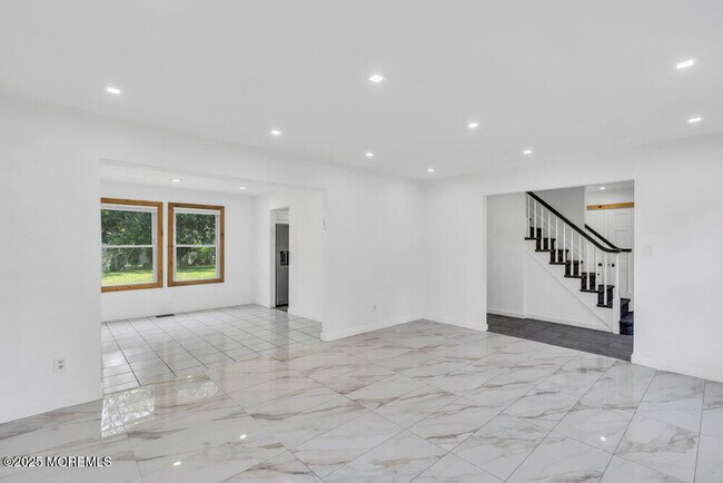 Building Photo - 34 Birmingham Dr