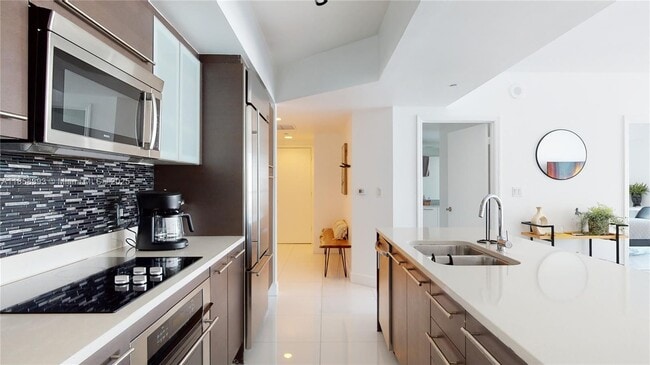 Building Photo - 500 Brickell Ave