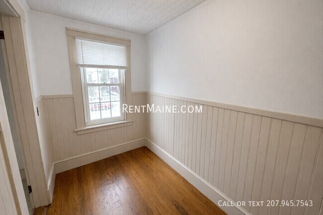 Building Photo - 148 Essex St