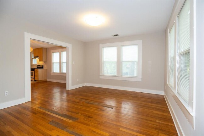 Building Photo - 1703 Maple Ave