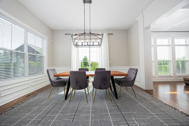 Building Photo - Stunning home in Olentangy schools!