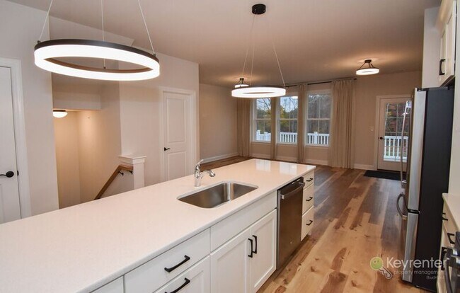 Building Photo - 320 Schadle Rd